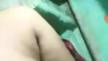 Experienced Desi webcam model pleases a guy with her big XXX boobs