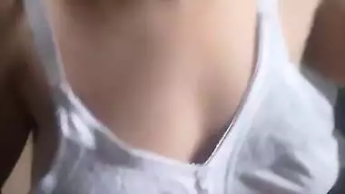 Today Exclusive -paki Wife Nude Video Record By Hubby Part 1