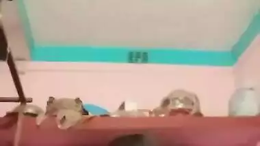 Sexy Desi Boudi Showing Her Big Boobs and Pussy