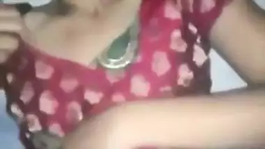 Shy abode wife satisfies her horny husband with a orall-service