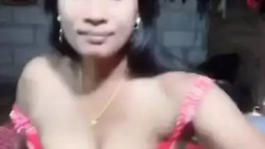Desi female sees no problems with XXX posing and sex boob flashing