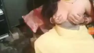 Cameraman doesn't miss a moment of Desi mom playing with her boobs