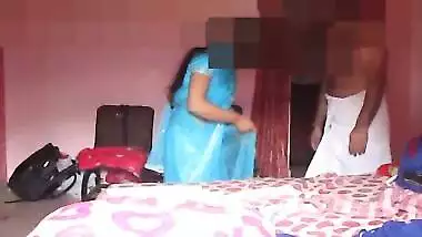 Behan Ko Computer Sikhane Ke Bahane Choda - Bhai Ne Apni Chhoti Nangi Bahan Ko Kapde Pahanye indian tube porno