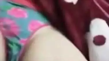 Lover of porn convinces Desi wife to show vagina on the camera