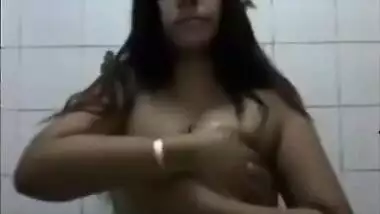 Tight Pussy Milf Fizz Foxy In Cold Shower Needing A Hot Anal Fuck