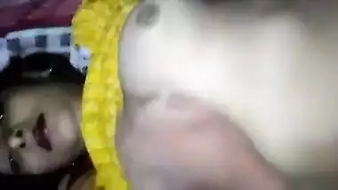 Boy begins sex with relaxed Desi girlfriend by rubbing her XXX boobs