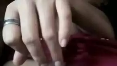 Man kisses and squeezes Desi spouse's XXX tits for homemade MMS clip