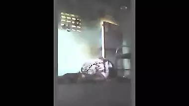 எவ்விட தேசத்துல பெண்குட்டிங்க தான் மேலே ஏறிச் செய்யும்