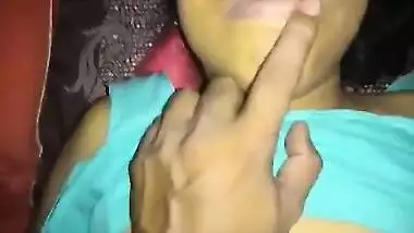 Sexy desi babe Bushra randi hard fucking with client again Part 1