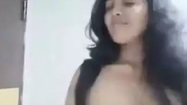 Cute Indian nude girl solo video