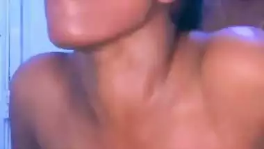 Sri lanka tamil girl and shihala boy - hardcore sex in bathroom