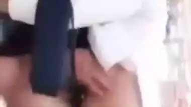 Guwahati slut kisses Desi man who touches her XXX assets on camera