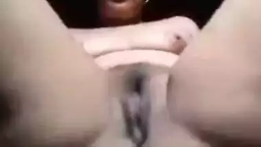 Aunty love muffins love tunnel show on selfie cam for her secret lover