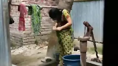 Desi girl bathing outdoor for full video http://zipvale.com/FfNN