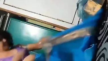 Hot mom dress change boobs show viral topless clip