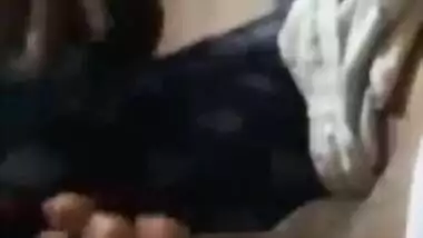 Desi oral-service sex movie scene of Desi wife blowjob to sisters spouse