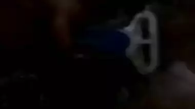 SEXY SOUTH INDIAN BITCH SHAVING HER ARM-PITS AND PUSSY FOR B
