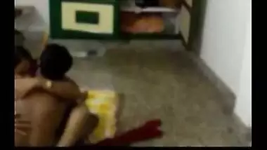 Mallu mature maid first time home sex with servant on floor