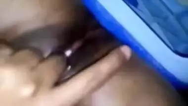 Desi girl has a sex XXX pussy to be masturbated and fingered in shower