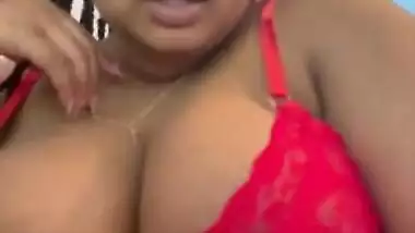 ✨Showing off while I’m working is definitely a new turn on. Watch me play with my tits!✨
