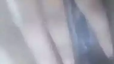 Cute village girl exposes her nude XXX curves in hot Desi video