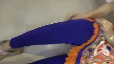 Desi Girl In Hot Leggings At Home indian tube porno