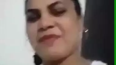 Desi Married Bhabi Showing And Saying ami Babuler Bou Enjoy the Bangla Talk (Update)