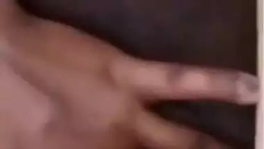 Today Exclusive-lankan Wife Showing Her Boobs And Pussy To Lover On Video Call