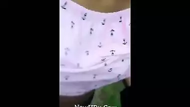 Desi sex video of a teen girl having outdoor fun with her horny lover