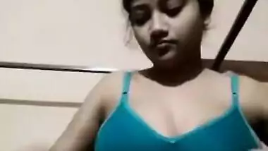 Not every girl or porn performer has such beautiful big Desi tits