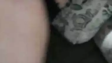 Indiazinha rebolando no consolo, com todo respeito mas é um rabetão ️ adoro fuder ela