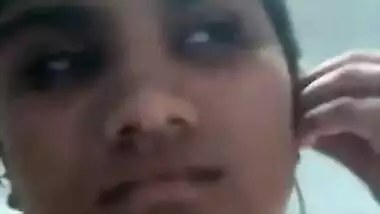 Cameraguy finally convinces the Desi girlfriend to show some porn things