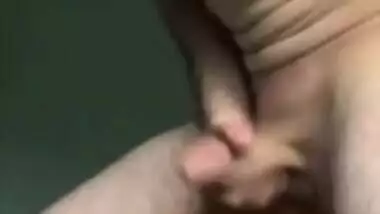 Naughty Teen deepthroats : Stuffing her mouth with daddy’s cock until she gags