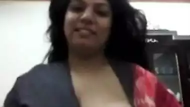 Horny Desi mom impresses with immense XXX boobs during webcam show