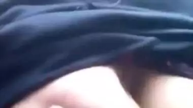 Such cool boobies of Desi girl with dark nipples must be shown off