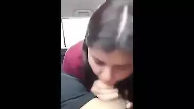 A hawt college girl enjoys hardcore sex in the back seat of a car