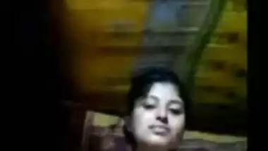 Man tips teen Indian webcam model to see her XXX titties online