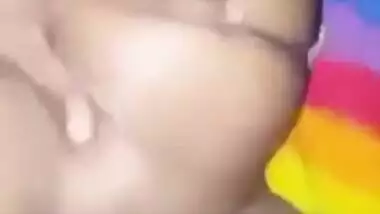 Fatty Desi XXX wife gives pussy to her fucker on camera in MMS video