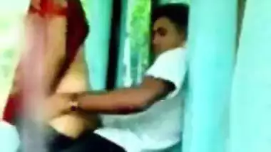 Tamil cheat wife illicit sex with friend of hubby outdoor caught on mms cam
