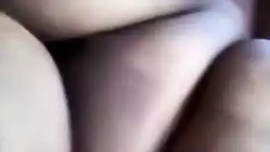 Desi wife exposes round ass and saggy tits for all the XXX watchers