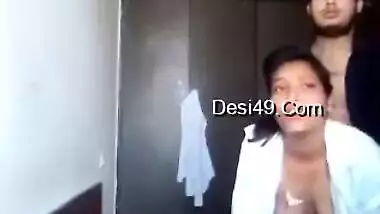 Indian girl in white shirt gives sexual pleasure to loved man on cam