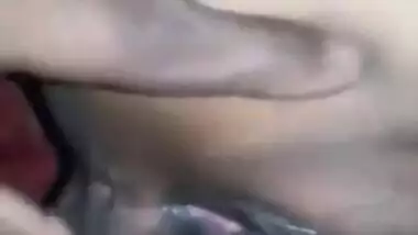 Close-up home XXX video of the Desi babe who pretends to be sleeping
