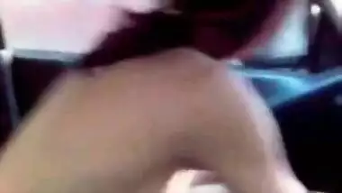Hindi sex video of a college girl having outdoor fun in boyfriend’s car