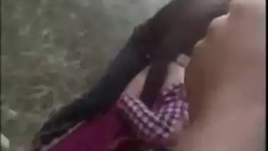Desi aunty fucking in the outdoor - her got caught and made mms porn