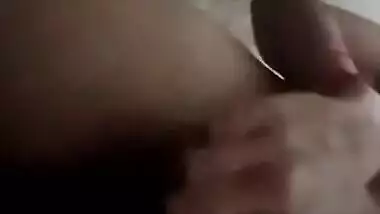 Desi XXX slut makes her own MMS video where she touches small tits