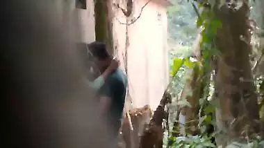 Indian Gym guy standing and fucking GF outdoor spy vid