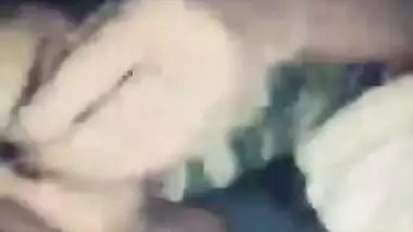 Desi model performs an oral XXX show with her boyfriend on phone camera