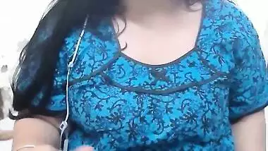 Indian Desi Aunty Talking Dirty And Showing Her Hairy Pussy To Her Customer