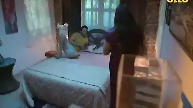 Indian Hot Aunty Has Romance In Bedroom - Hot Indian Aunty, Hot Indian And Indian Aunty