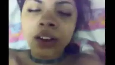 Desi sex Indian porn episodes of college hotty Nidhi with lover trickled